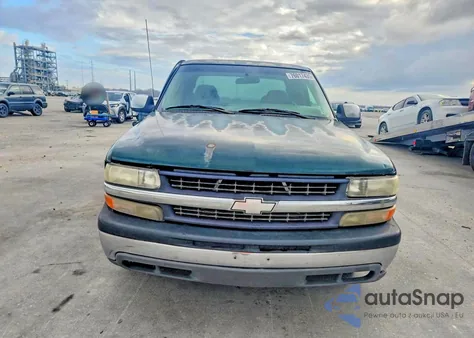 2001 Chevrolet Silverado C1500 z USA, uszkodzony, nr VIN 2GCEC19V411213377